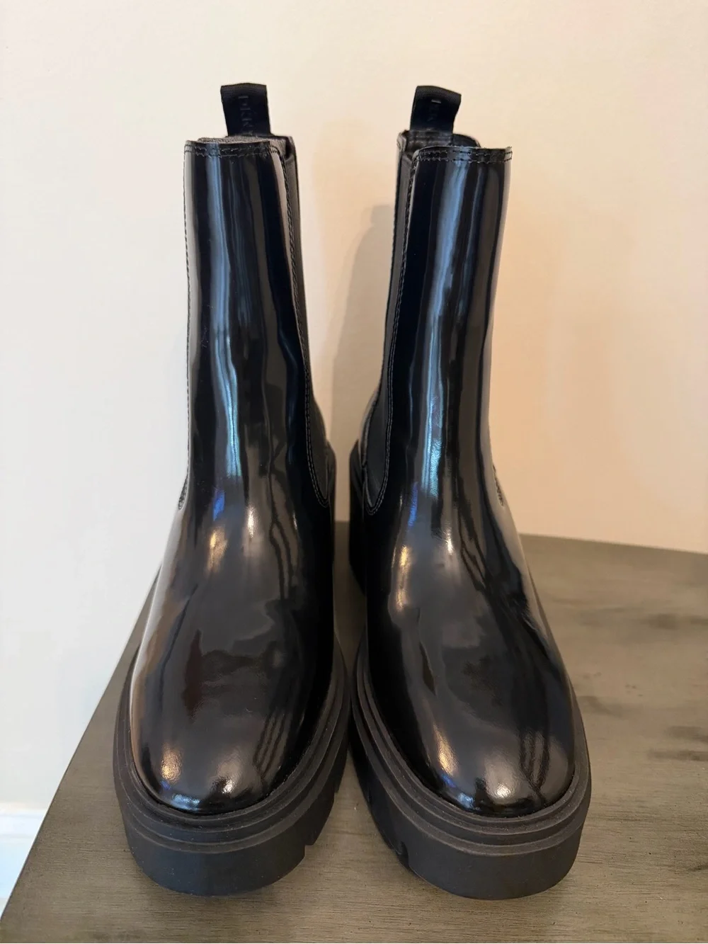 DKNY Thana Platform Chelsea Ankle Boot Black Leather Logo Rubber Sole Heel 6